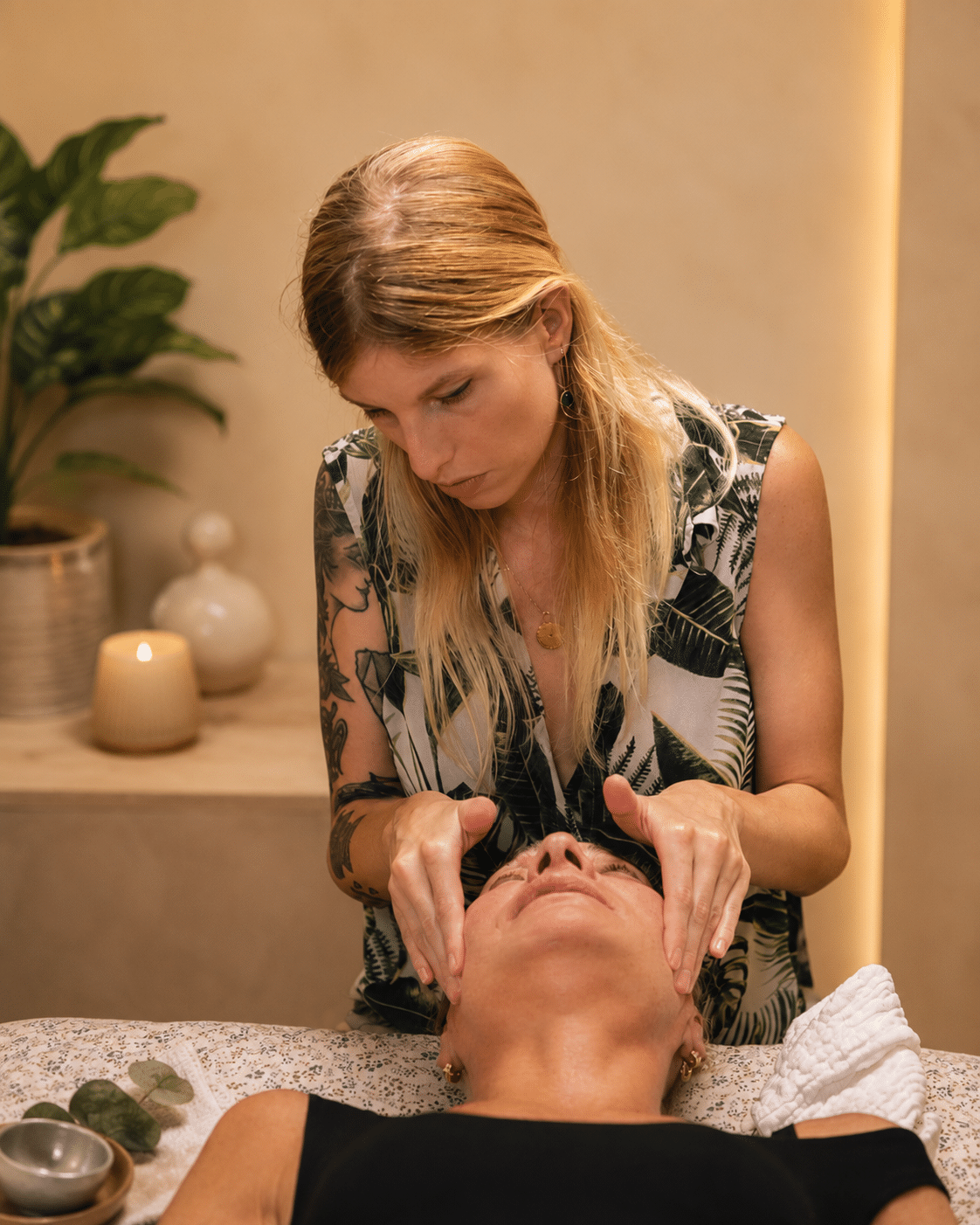 Tratamiento facial manual realizado por Marine Lefevre en L’Eliana, cerca de Valencia
